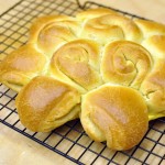 Pane Rosa Ricamo