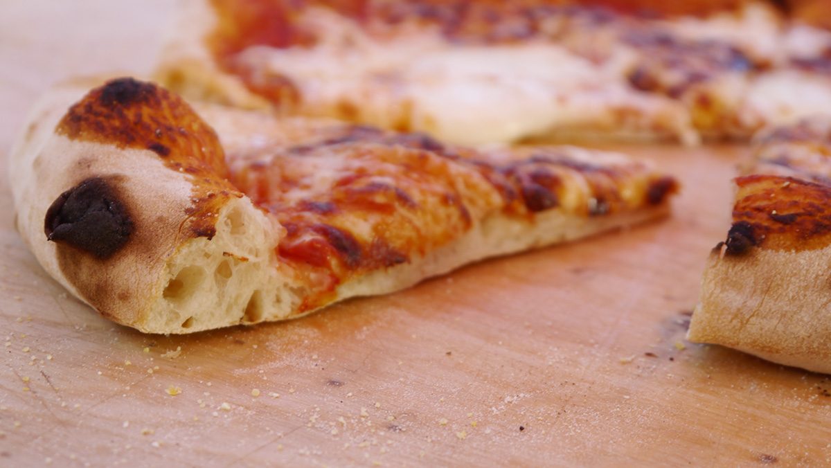 PIZZA Cotta su PIETRA REFRATTARIA nel FORNO di CASA - Impasto per la pizza  