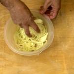 Ricetta Focaccia Genovese Morbida - Preparazione Cipolle