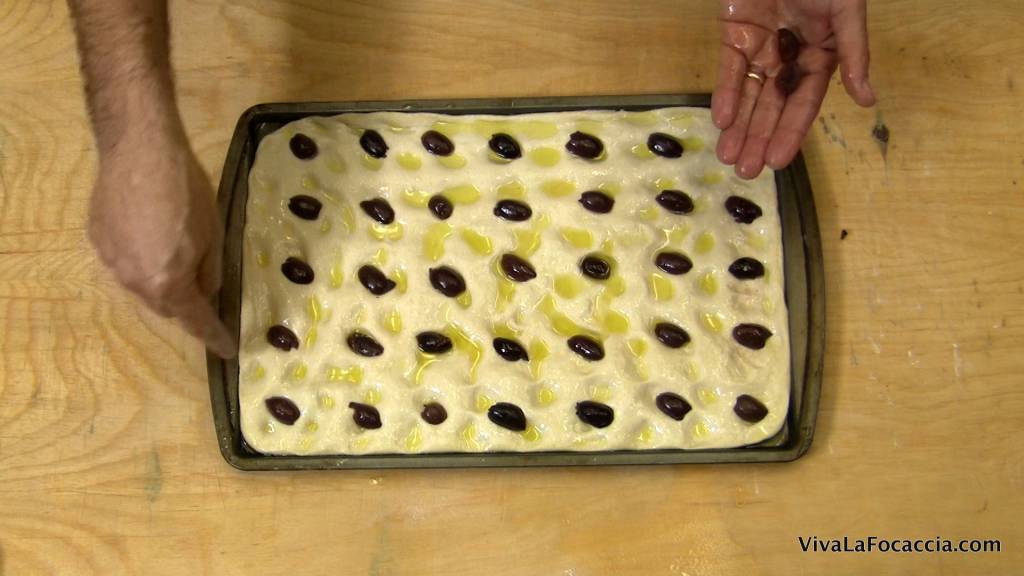 Ricetta Focaccia Genovese Morbida con le Olive