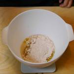 Preparazione dell'impasto pizza integrale