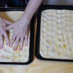 Focaccia secca buchi
